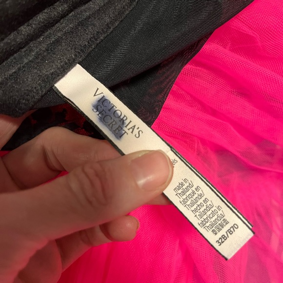 Victoria Secret Strapless Bra - Picture 4 of 4